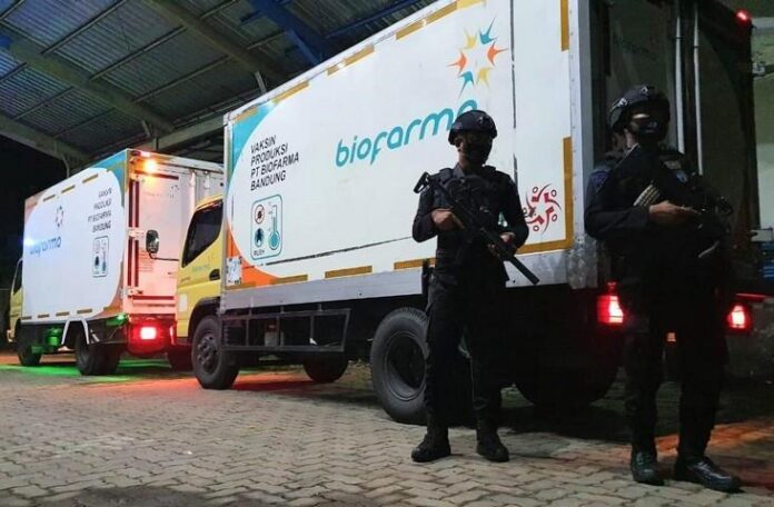 2021-01-04_Dua personel Brimob Polda Jateng berjaga Dua personel Brimob Polda Jateng berjaga