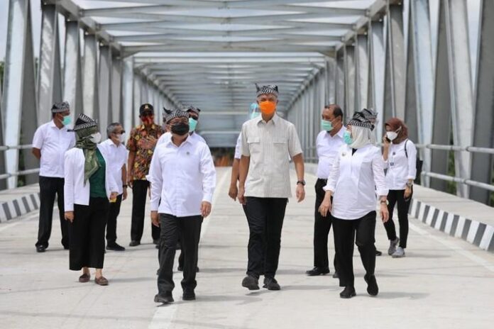 Jembatan penghubung Blora dengan Bojonegoro Jembatan penghubung Blora dengan Bojonegoro