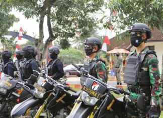 Personel Brimob dan TNI Kodam IV Diponegoro