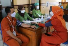 Tenaga kesehatan yang akan menerima vaksin
