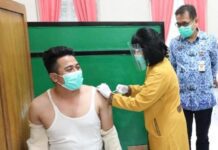 Proses vaksinasi di RS Bhakti Wira Tamtama
