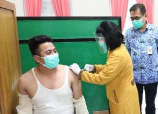 Proses vaksinasi di RS Bhakti Wira Tamtama