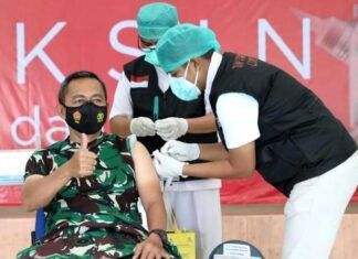 Mayjen TNI Bakti Agus disuntik vaksin kedua