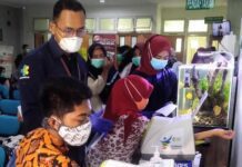 Vaksinasi di Kantor Kesehatan Pelabuhan