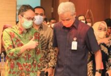 Jerry Sambuaga saat berbincang dengan Ganjar Pranowo