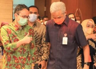 Jerry Sambuaga saat berbincang dengan Ganjar Pranowo