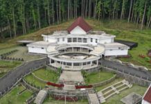 Bangunan di Balai Kebun Raya Baturraden Banyumas