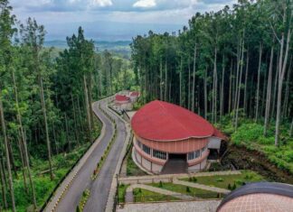 Bangunan di Balai Kebun Raya Baturraden Banyumas