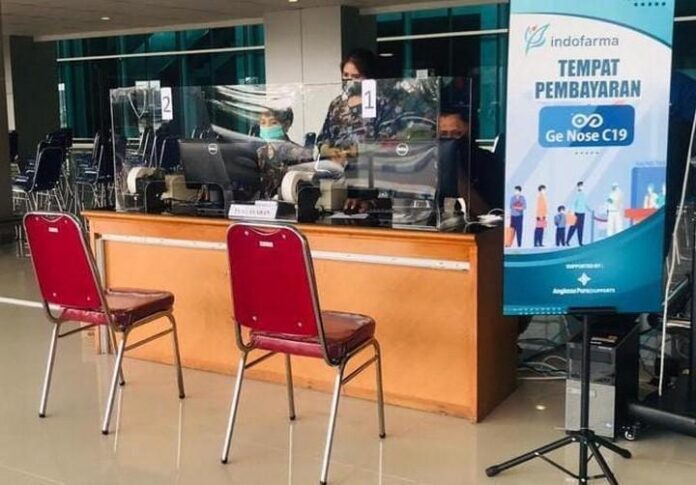 Meja layanan pemeriksaan GeNose