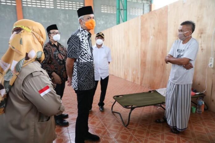 Karantina pemudik di GOR Satria Banyumas Karantina pemudik di GOR Satria Banyumas