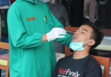 Petugas Biddokkes Polda Jateng