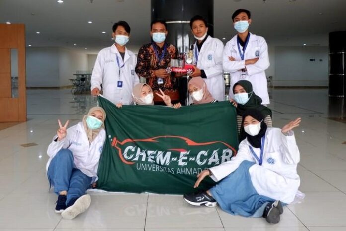 Tim Chem-E-Car Universitas Ahmad Dahlan