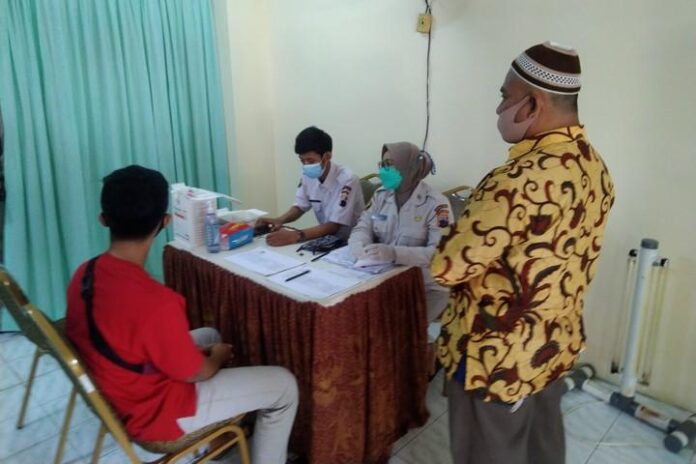 Petugas RS Bhayangkara Polda Jateng Petugas RS Bhayangkara Polda Jateng