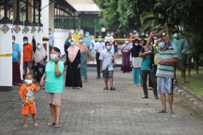 Warga Kudus menjalani isolasi