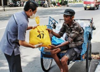 Bingkisan kepada seorang pengayuh becak