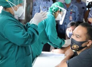 Vaksinasi masal bersama TNI