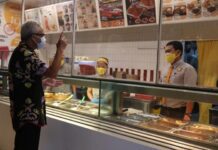 Restoran di pusat perbelanjaan