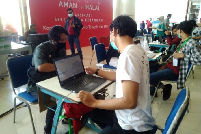 Vaksinasi Pegawai Vaksinasi Pegawai