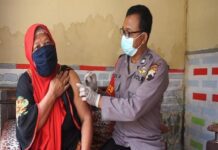Vaksin di rumahnya sendiri