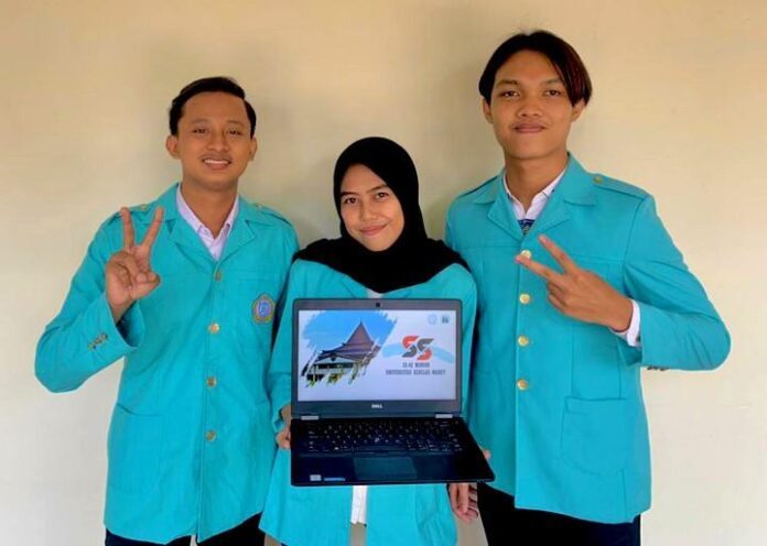 Tiga Mahasiswa UNS Surakarta