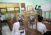 Siswa SMP yang mengikuti PTM