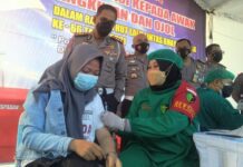 Vaksinasi sopir angkot dan ojol