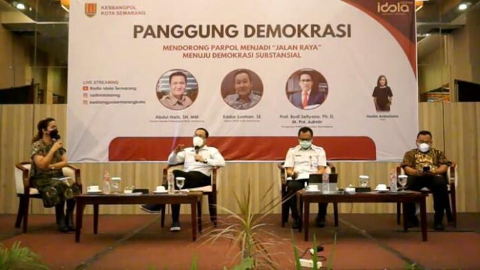 Panggung Demokrasi