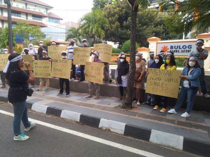 Aksi unjuk rasa Peternak Unggas Aksi unjuk rasa Peternak Unggas