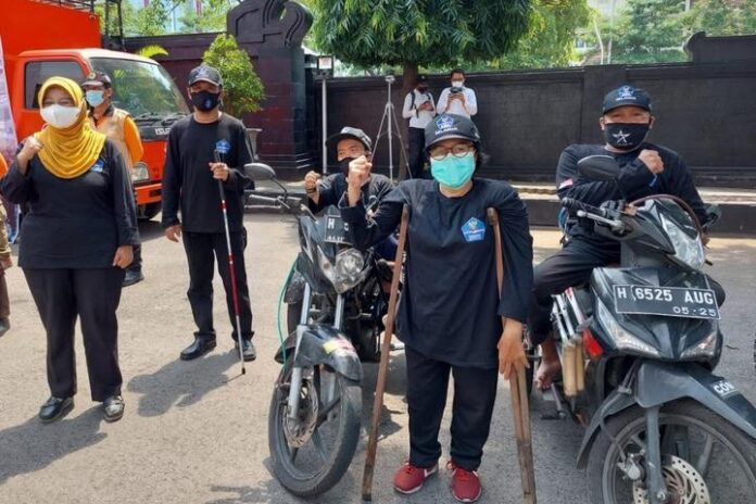 Disabilitas menjadi relawan bencana