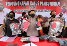 Kompol Aron Sebastian (tengah)