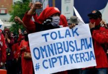 Aksi Damai Tolak Omnibus Law