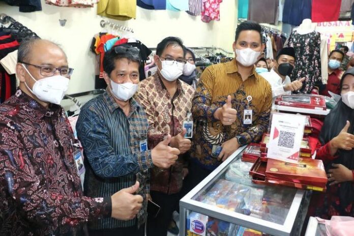 Bupati Kendal Dico Ganinduto (kanan) Bupati Kendal Dico Ganinduto (kanan)