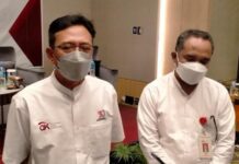 Aman Santosa (kiri)