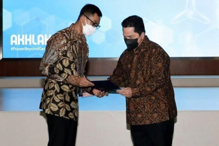 Erick Thohir (kanan) Erick Thohir (kanan)