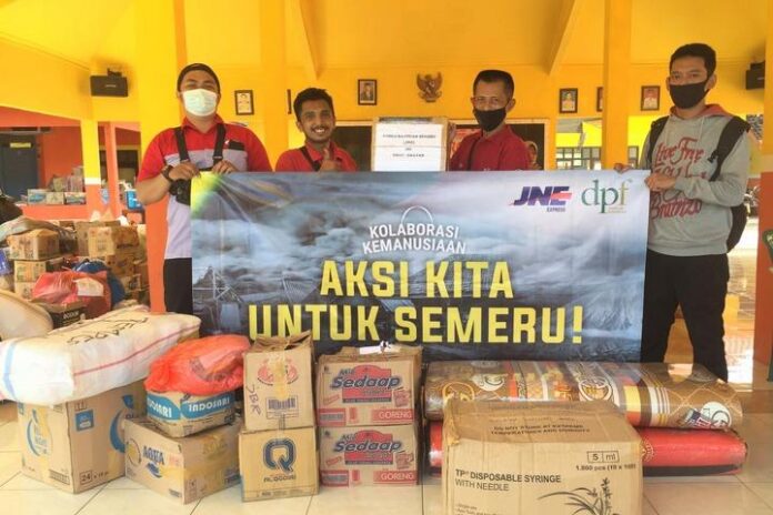 JNE GRATISKAN ONGKIR BANTUAN KE SEMERU