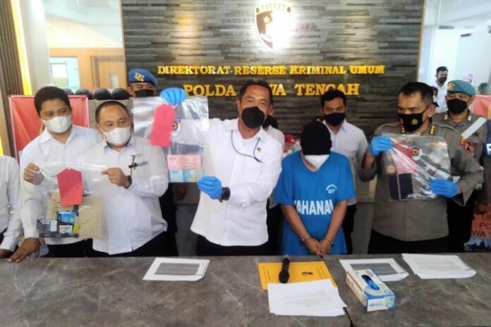 Barang bukti prostitusi artis Barang bukti prostitusi artis