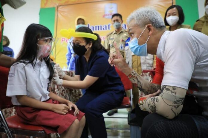 Vaksinasi anak Vaksinasi anak