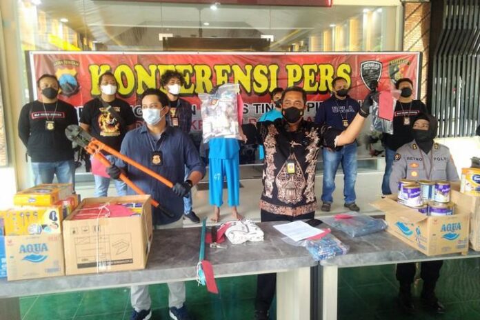 Direktur Reskrimum Polda Jateng Direktur Reskrimum Polda Jateng