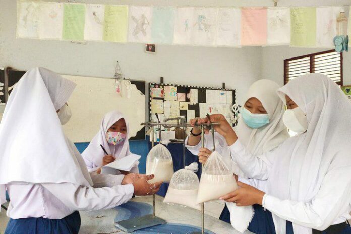 Kegiatan belajar SMPN 11 Batanghari Jambi