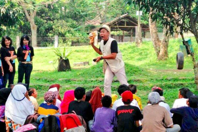 Paman Gery mendongeng