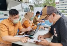 Petugas BPJS Kesehatan