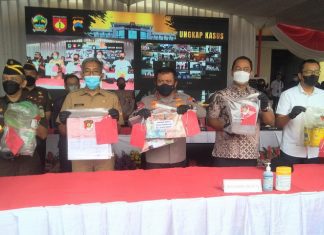 Barang bukti pengoplosan dan penimbunan BBM