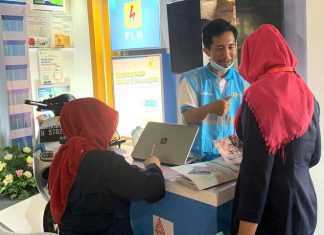 Petugas PLN UID Jateng-DIY