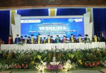 Wisuda Polines