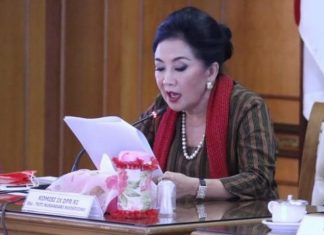 Tuti Nusandari Roosdiono