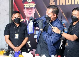 Barang bukti pelumas palsu