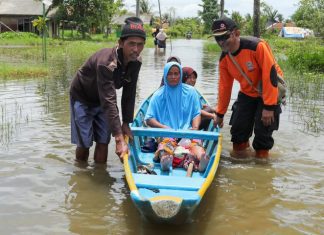 Personel BPBD Cilacap