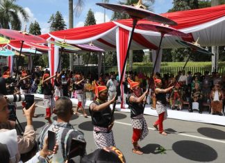Pawai budaya di Candi Borobudur