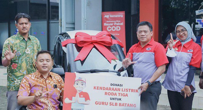 Mohamad Hikmat atau Pak Hikmat Mohamad Hikmat atau Pak Hikmat