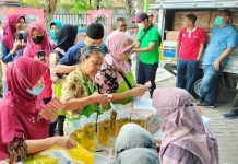 Minyak goreng di Pasar Bulu Semarang